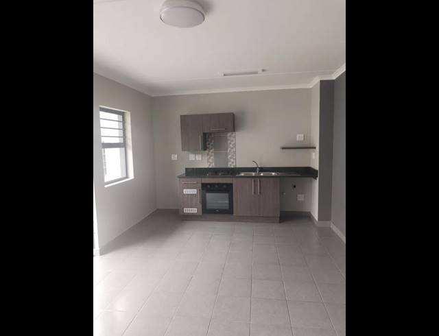 2 BEDROOM PROPERTY TO RENT IN WILLOW PARK MANOR